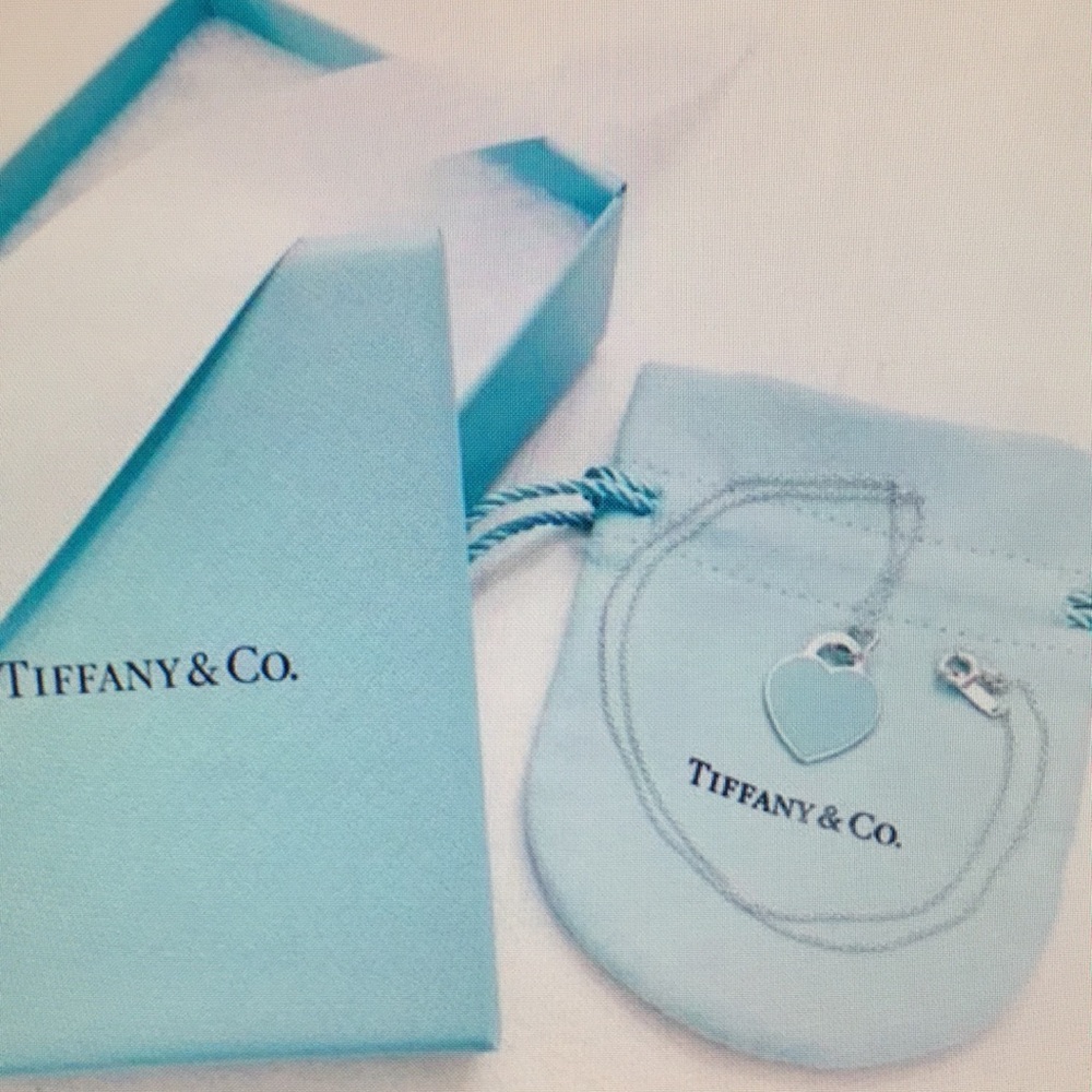 Tiffany & Co Heart Necklace with Pouch